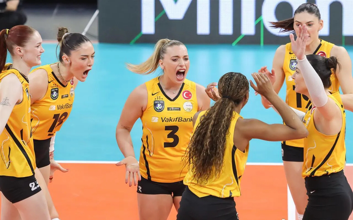 v站-米兰女排主场遭逆转，埃格努空砍38分，马尔科娃封神加冕MVP|AC米兰|瓦基弗银行|扣球|欧冠|比赛_新浪体育_新浪新闻